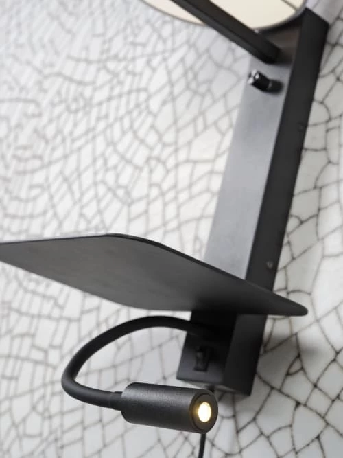 It's About Romi Appliques Murales Et Spots Applique Noire Avec Tablette Liseuse Et Abat-jour H52cm 4 It's About Romi Appliques Murales Et Spots Applique Noire Avec Tablette Liseuse Et Abat-jour H52cm – Image 4