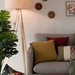 Maisons Du Monde Lampadaires Lampadaire En Bois De Pin Beige Et Abat-jour En Lin Recyclé H149 -Luminaires Contemporain Soldes lampadaire en bois de pin beige et abat jour en lin recycle h149 1000 10 30 228031 3