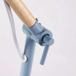 Maisons Du Monde Lampes De Chevet Enfant Lampe De Bureau En Métal Bleu Et Hévéa 10 Maisons Du Monde Lampes De Chevet Enfant Lampe De Bureau En Métal Bleu Et Hévéa -Luminaires Contemporain Soldes lampe de bureau en metal bleu et hevea 1000 5 20 181650 5