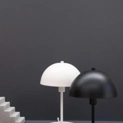 Dyberg Larsen Lampes à Poser Lampe De Table En Métal Blanc Mat, H 30 Cm D 20 Cm -Luminaires Contemporain Soldes lampe de table en metal blanc mat h 30 cm d 20 cm 2