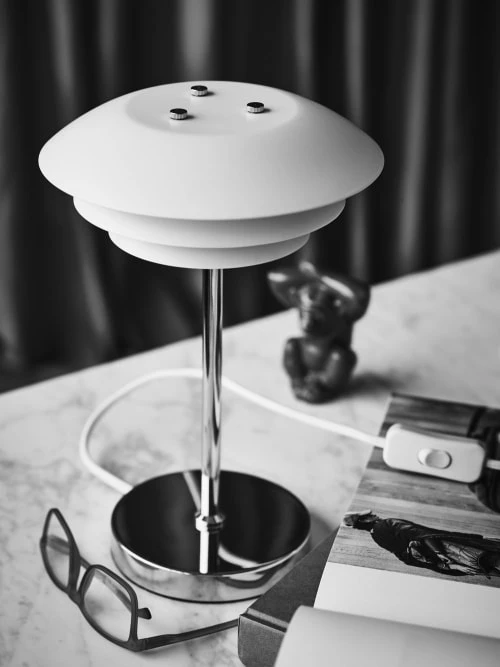 Dyberg Larsen Lampes à Poser Lampe De Table En Métal Blanc Mat, H 30 Cm D 20 Cm 2 Dyberg Larsen Lampes à Poser Lampe De Table En Métal Blanc Mat, H 30 Cm D 20 Cm – Image 2