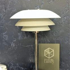 Dyberg Larsen Lampes à Poser Lampe De Table En Métal Blanc Mat, H 30 Cm D 20 Cm 8 Dyberg Larsen Lampes à Poser Lampe De Table En Métal Blanc Mat, H 30 Cm D 20 Cm -Luminaires Contemporain Soldes lampe de table en metal blanc mat h 30 cm d 20 cm 6