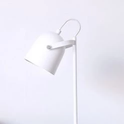 Dyberg Larsen Lampes à Poser Lampe De Table En Métal Blanc Mat, H 37 Cm D 11 Cm -Luminaires Contemporain Soldes lampe de table en metal blanc mat h 37 cm d 11 cm 2