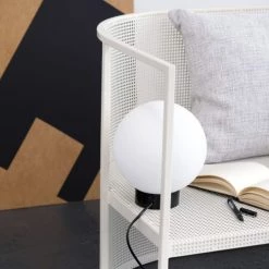 Dyberg Larsen Lampes à Poser Lampe De Table En Verre Et Métal Noir Brillant, H 22,5 Cm D 20 Cm -Luminaires Contemporain Soldes lampe de table en verre et metal noir brillant h 22 5 cm d 20 cm 3