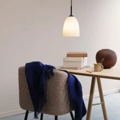 Dyberg Larsen Suspensions Suspension En Verre Opale Et Métal Noir, H 35 Cm D 18 Cm -Luminaires Contemporain Soldes suspension en verre opale et metal noir h 35 cm d 18 cm 3